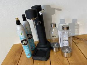 lot 45-A2025 image: Aarke Carbonator 3 In Matte Black w 1 Full CO2, 1 Partial CO2, 2 Beverage Bottles Carbonated Soda Maker