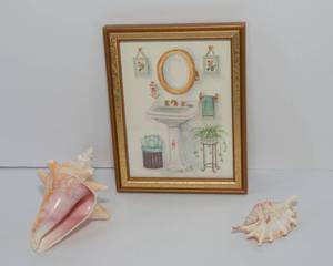 lot 27 image: Bathroom Wall Art and Shells