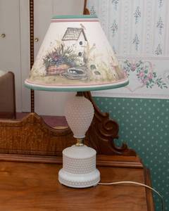 lot 61 image: Hobnail Lamp