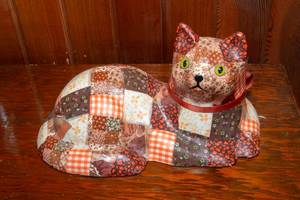 lot 66 image: Vintage 1970s Ceramic Patchwork Decoupage Cat