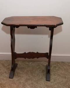 lot 112 image: Small Vintage Wooden Side Table
