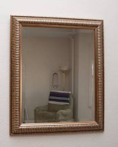 lot 114 image: Small Mirror