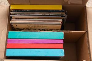 lot 142 image: Box of Vintage LP Vinyl Records