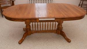 lot 145 image: Keller Solid Oak Dining Table with 3 Leaves
