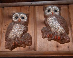 lot 157 image: Two Adorable Plastic Owl Wall Hangings
