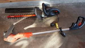 lot 169 image: Remington 18-Inch Hedge Trimmer & Black and Decker TrimmerEdger