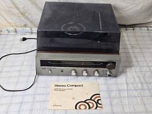 lot 7 image: Vintage JCPenney Solid State AMFM Stereo Phono System Model No. 683-1322
