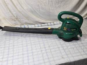 lot 18 image: Earthwise Cordless Leaf Blower EBV200W