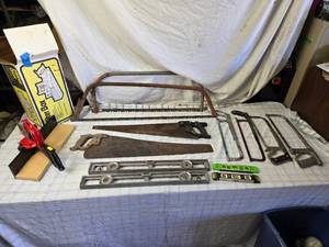 lot 32 image: Hand Saws, Levels, Miter Box