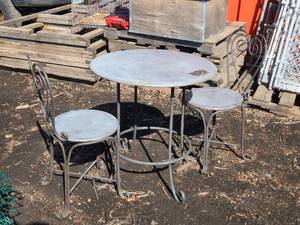 lot 69 image: Patio Bistro Set with Round Table and Two Chairs - 30 Diameter