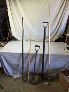 lot 84 image: Heavy Iron PickBar, Shovel, Narrow Scraper