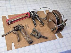 lot 87 image: Winch Dutton-Lainson Model DL 1600, Caulk Gun, Grease Gun