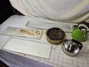 lot 118 image: Assorted Kitchenware Including Kettles and Baking Trays