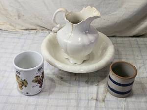 lot 136 image: Vintage Ceramic Pitcher & Bowl and Small Stoneware