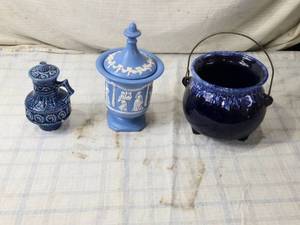 lot 142 image: Decorative Pottery Pieces - Pitcher, Jar, Pot