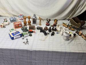 lot 148 image: Eclectic Collection of Decorative Figurines, Trinkets, and Collectibles