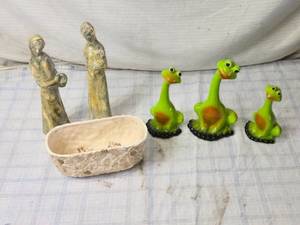 lot 151 image: Long Neck Frogs Garden Decor, Figurines, Small Planter