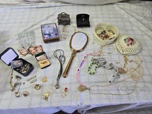 lot 178 image: Assorted Vintage Jewelry Collection Including Rings and Necklaces