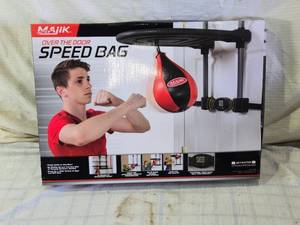lot 181 image: Majik Over the Door Speed Bag Boxing Trainer - Bag May be Smaller than Picture