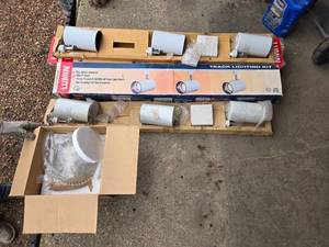 lot 186 image: Lot of 3  4 Track Lighting Kit with 3 Light Fixtures