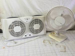lot 189 image: Set of Holmes Window Fan and Table Fan