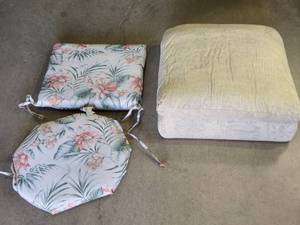 lot 214 image: Outdoor Furniture Cushions and Couch Cushion