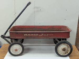 lot 95 image: Little Red Wagon - Radio Jet