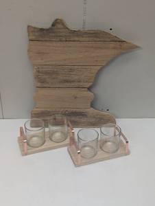 lot 47 image: Drink MN Set - 1 MN Board with 4 Drink Glasses with Serving Trays