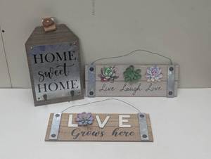 lot 36 image: 3 Piece Wall Sign - Key Holder and Decor