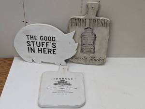 lot 10 image: 3 Piece Farmhouse Kitchen Decor - White Wash