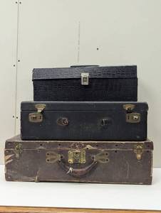 lot 12 image: 3 Piece Brief Case Set - Re Purpose Ready