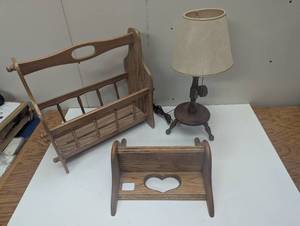 lot 22 image: 3 Piece Lazy Boy Set - Mag Rack, Display shelf and Vintage Lamp - Wood Gold