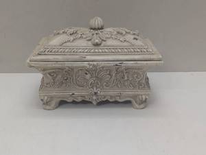 lot 24 image: Carved Ornate JewelryTrinket Box
