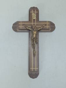 lot 28 image: INIR Wood and Brass Crucifix with Candles