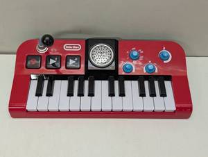 lot 176 image: Little Tikes Kids My Real Jam Keyboard with Microphone and Keyboard Case - Red