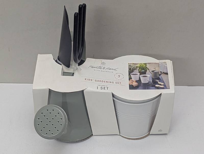 lot 72 image: Kids Outdoor Potting Set - 5pc - Hearth & Hand with Magnolia