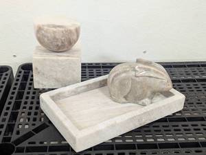 lot 20 image: 3 Piece Marble Decor Set - Office or Home