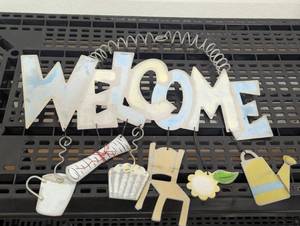 lot 26 image: Charming Welcome Wind Chime - Metal