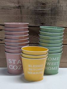 lot 44 image: 20 Metal Spring Time Baskets with Messages