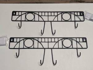 lot 71 image: Pair of Matching Coat Hook Wall Hangers - 4 Hooks Each