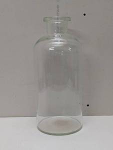 lot 139 image: 14 Inch Large Glass Thick Vase