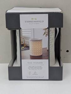 lot 84 image: 5.2 x 4.7 Matte Porcelain Bamboo Pattern Wax Warmer White - Threshold