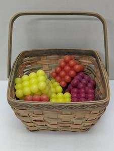 lot 98 image: Detailed Weave Basket with 7 Modern Colored Candles