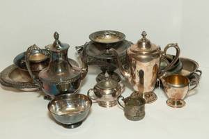 lot 8 image: Large Lot of Silverplate Items