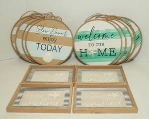 lot 11 image: Beachy Wall Decor