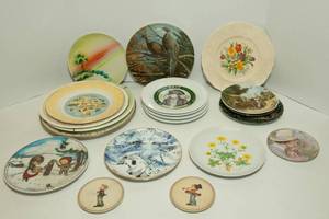 lot 20 image: CollectorsDecorative Plates - 20 Total