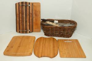 lot 21 image: Knives and Cutting Boards
