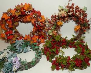 lot 27 image: Four Wreaths