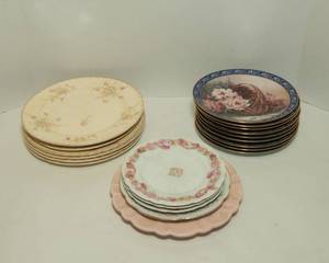 lot 38 image: Variety of Vintage Plates