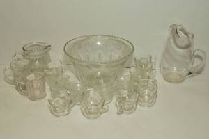 lot 49 image: Pitchers, Juice Bowl and Cups